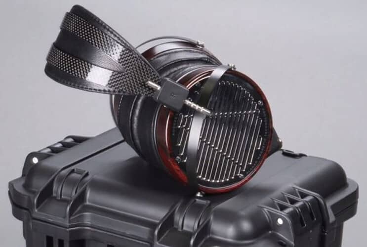 Le casque Audeze LCD-4 avec technologie magnétostatique exclusive, diaphragme Uniforce™et doubles aimants exclusifs Fluxor™.